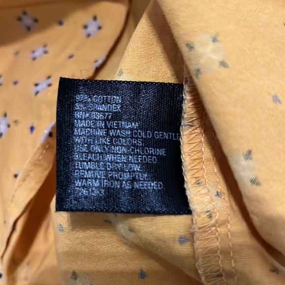 Worthington Size M women’s sleeveless top. Yellow with button on back. - Picture 8 of 8